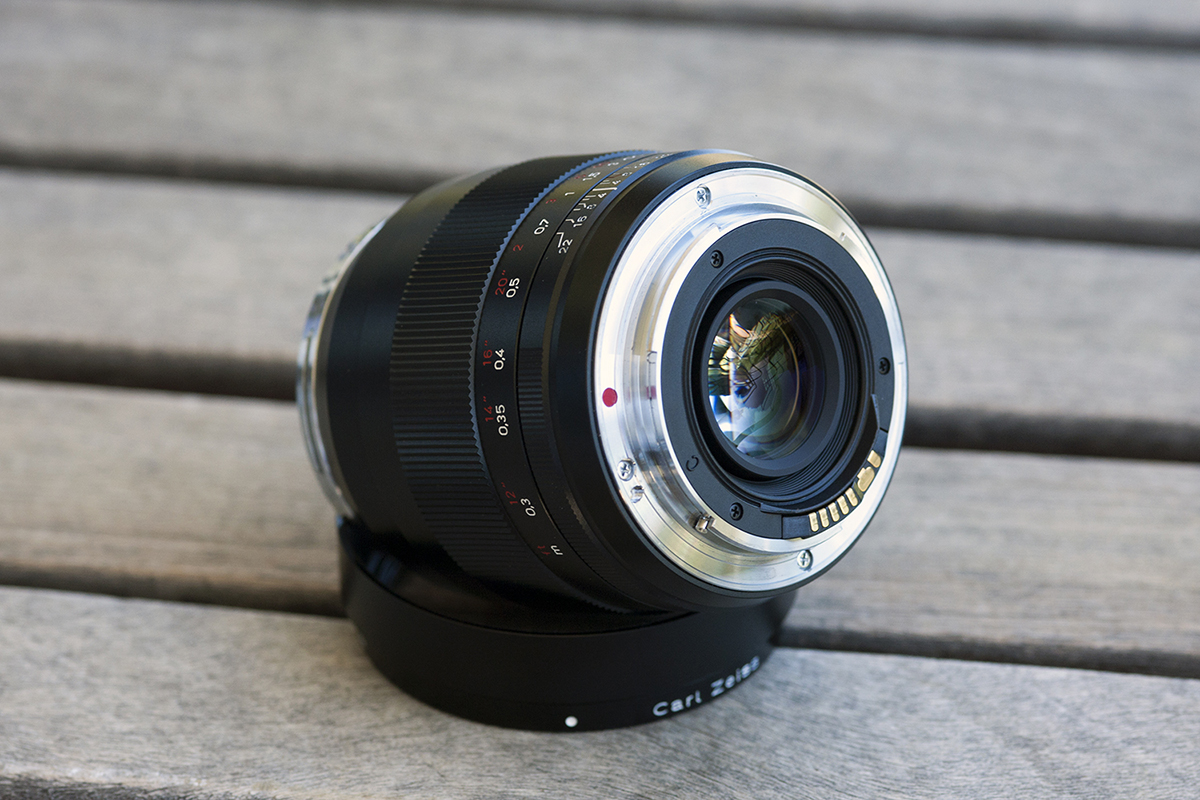 IMAGE: http://www.bertuccelli.com/ZE35-rear.jpg